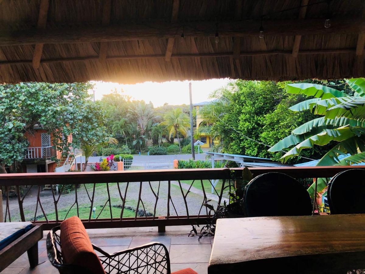 Coral Cove Inn Maya Beach Kültér fotó